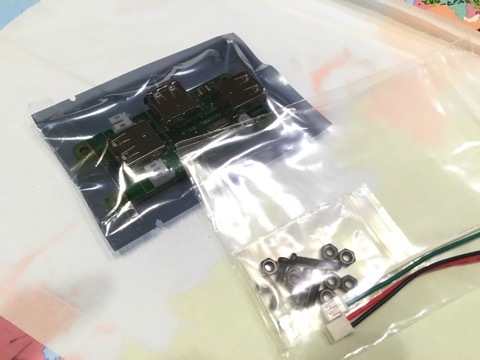 Raspberry Pi Zero に 小型USB Hubを取り付ける